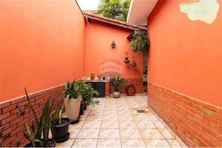 Casa à venda com 250m², 3 quartos e 4 vagas