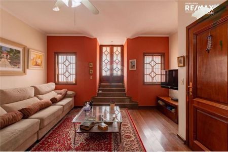 Casa à venda com 3 quartos, 250m² em Jardim Monte Kemel, São Paulo