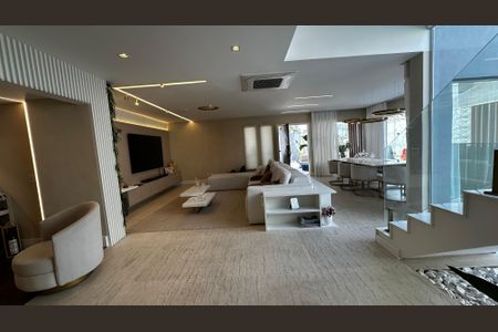 Sala de casa de condomínio à venda com 4 quartos, 400m² em Vargem Grande, Rio de Janeiro