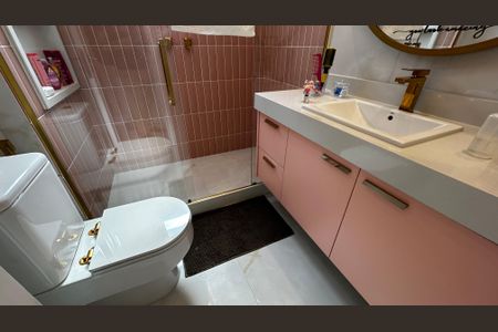 Casa de condomínio à venda com 400m², 4 quartos e 5 vagasBanheiro da Suíte 2