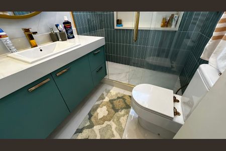 Casa de condomínio à venda com 400m², 4 quartos e 5 vagasBanheiro da Suíte 1