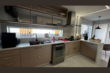 Casa de condomínio à venda com 400m², 4 quartos e 5 vagasCozinha