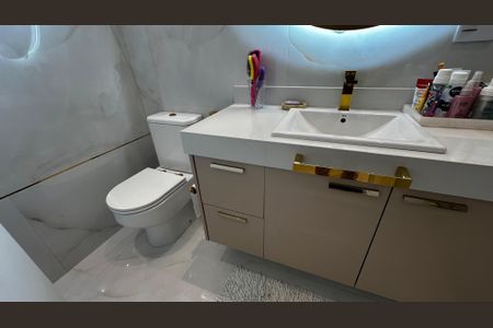 Casa de condomínio à venda com 400m², 4 quartos e 5 vagasBanheiro da Suíte 3