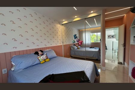 Casa de condomínio à venda com 400m², 4 quartos e 5 vagasSuíte 2