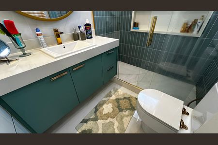 Casa de condomínio à venda com 400m², 4 quartos e 5 vagasBanheiro da Suíte 1