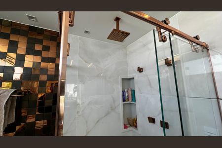 Casa de condomínio à venda com 400m², 4 quartos e 5 vagasBanheiro da Suíte 4