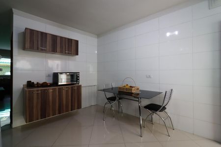 Casa à venda com 119m², 2 quartos e 2 vagasCozinha