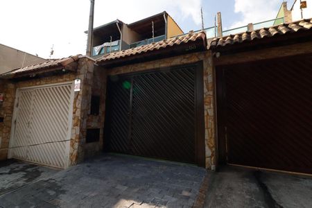 Casa à venda com 119m², 2 quartos e 2 vagasFachada
