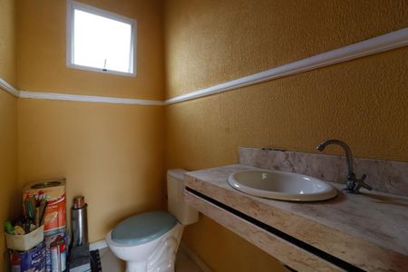 Casa à venda com 119m², 2 quartos e 2 vagasBanheiro de serviço