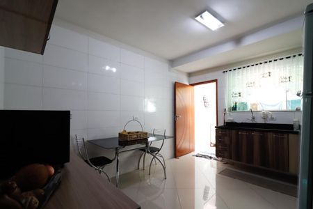 Casa à venda com 119m², 2 quartos e 2 vagasCozinha