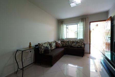 Casa à venda com 119m², 2 quartos e 2 vagasSala