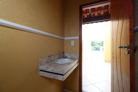 Casa à venda com 119m², 2 quartos e 2 vagasBanheiro de serviço