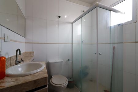 Casa à venda com 119m², 2 quartos e 2 vagasBanheiro da Suíte 1