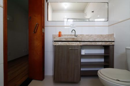 Casa à venda com 119m², 2 quartos e 2 vagasBanheiro da Suíte 1