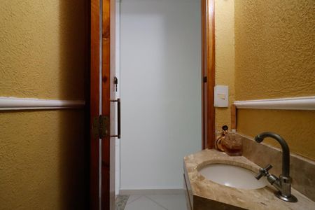 Casa à venda com 119m², 2 quartos e 2 vagasLavabo