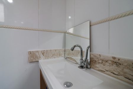 Casa à venda com 119m², 2 quartos e 2 vagasBanheiro da Suíte 2