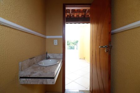 Casa à venda com 119m², 2 quartos e 2 vagasBanheiro de serviço