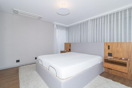 Apartamento à venda com 230m², 3 quartos e 4 vagasQuarto Suíte 1
