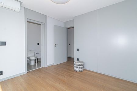 Apartamento à venda com 230m², 3 quartos e 4 vagasQuarto Suíte 2