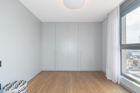 Apartamento à venda com 230m², 3 quartos e 4 vagasQuarto Suíte 2