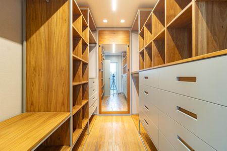 Apartamento à venda com 230m², 3 quartos e 4 vagasCloset 2 da Suíte 1