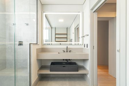 Apartamento à venda com 230m², 3 quartos e 4 vagasBanheiro 2 da Suíte 1