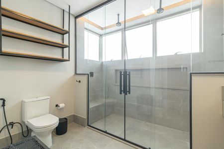 Apartamento à venda com 230m², 3 quartos e 4 vagasBanheiro 2 da Suíte 1