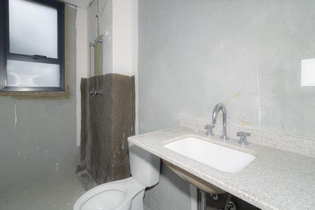 Apartamento à venda com 201m², 3 quartos e 3 vagasBanheiro da Suíte 2