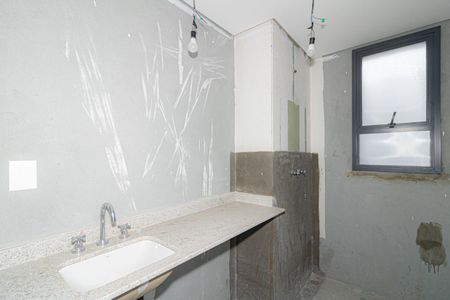 Apartamento à venda com 201m², 3 quartos e 3 vagasBanheiro 2 da Suíte 1