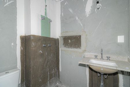 Apartamento à venda com 201m², 3 quartos e 3 vagasBanheiro 1 da Suíte 1