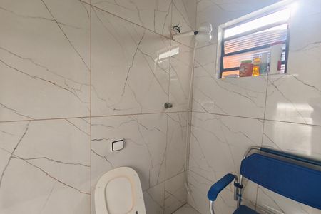 Casa à venda com 350m², 4 quartos e 3 vagas Casa à venda com 350m², 4 quartos e 3 vagasBanheiro Suíte 2
