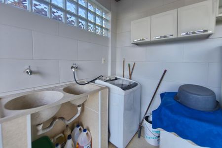 Casa à venda com 350m², 4 quartos e 3 vagas Casa à venda com 350m², 4 quartos e 3 vagasÁrea de Serviço