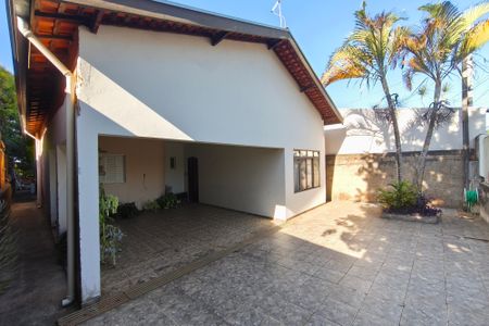 Quintal - Garagem de casa para alugar com 4 quartos, 350m² em Jardim Sao Domingos, Campinas