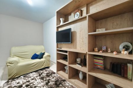 Casa à venda com 350m², 4 quartos e 3 vagas Casa à venda com 350m², 4 quartos e 3 vagasSala