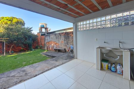 Casa à venda com 350m², 4 quartos e 3 vagas Casa à venda com 350m², 4 quartos e 3 vagasÁrea de Serviço