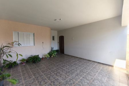Quintal - Garagem de casa para alugar com 4 quartos, 350m² em Jardim Sao Domingos, Campinas