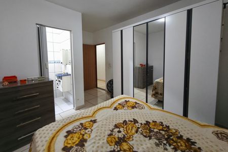 Casa à venda com 350m², 4 quartos e 3 vagas Casa à venda com 350m², 4 quartos e 3 vagasQuarto Suíte