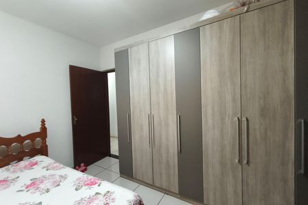 Casa à venda com 350m², 4 quartos e 3 vagas Casa à venda com 350m², 4 quartos e 3 vagasQuarto 4