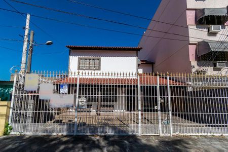 Casa à venda com 250m², 3 quartos e 4 vagas Casa à venda com 250m², 3 quartos e 4 vagasFachada do Imóvel