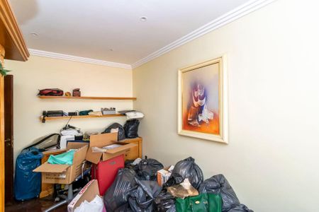 Casa à venda com 250m², 3 quartos e 4 vagas Casa à venda com 250m², 3 quartos e 4 vagasQuarto 2
