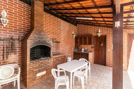 Casa à venda com 250m², 3 quartos e 4 vagas Casa à venda com 250m², 3 quartos e 4 vagasVaranda gourmet