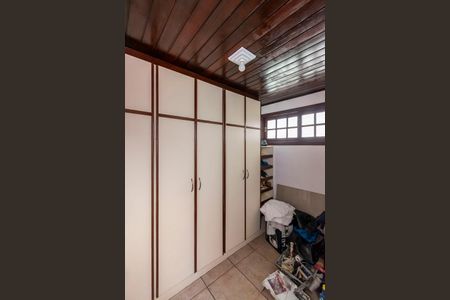 Casa à venda com 250m², 3 quartos e 4 vagas Casa à venda com 250m², 3 quartos e 4 vagasÁrea de Serviço - Despensa