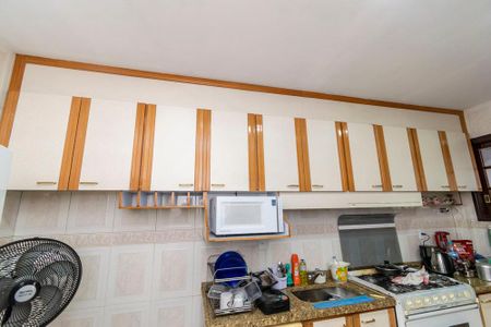 Casa à venda com 250m², 3 quartos e 4 vagas Casa à venda com 250m², 3 quartos e 4 vagasCozinha - Armários