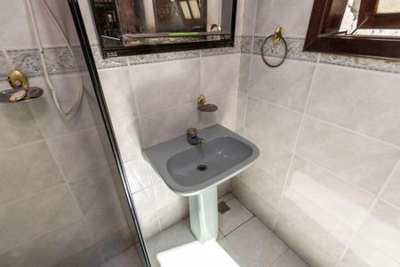 Casa à venda com 250m², 3 quartos e 4 vagas Casa à venda com 250m², 3 quartos e 4 vagasBanheiro da Varanda