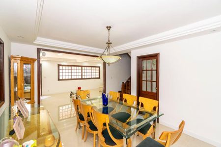 Casa à venda com 250m², 3 quartos e 4 vagas Casa à venda com 250m², 3 quartos e 4 vagasSala de Jantar