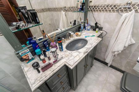 Casa à venda com 250m², 3 quartos e 4 vagas Casa à venda com 250m², 3 quartos e 4 vagasBanheiro da Suíte