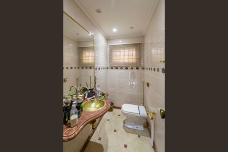 Casa à venda com 250m², 3 quartos e 4 vagas Casa à venda com 250m², 3 quartos e 4 vagasLavabo