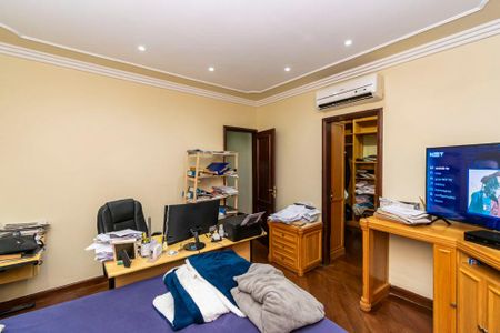 Casa à venda com 250m², 3 quartos e 4 vagas Casa à venda com 250m², 3 quartos e 4 vagasQuarto 3 Suíte