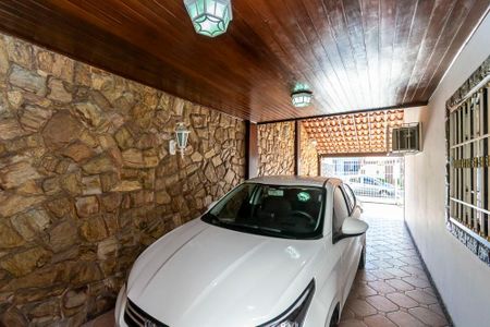 Casa à venda com 250m², 3 quartos e 4 vagas Casa à venda com 250m², 3 quartos e 4 vagasGaragem