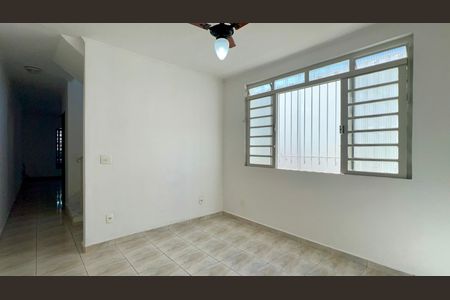 Casa para alugar com 240m², 3 quartos e 2 vagas Casa para alugar com 240m², 3 quartos e 2 vagasSala de Jantar